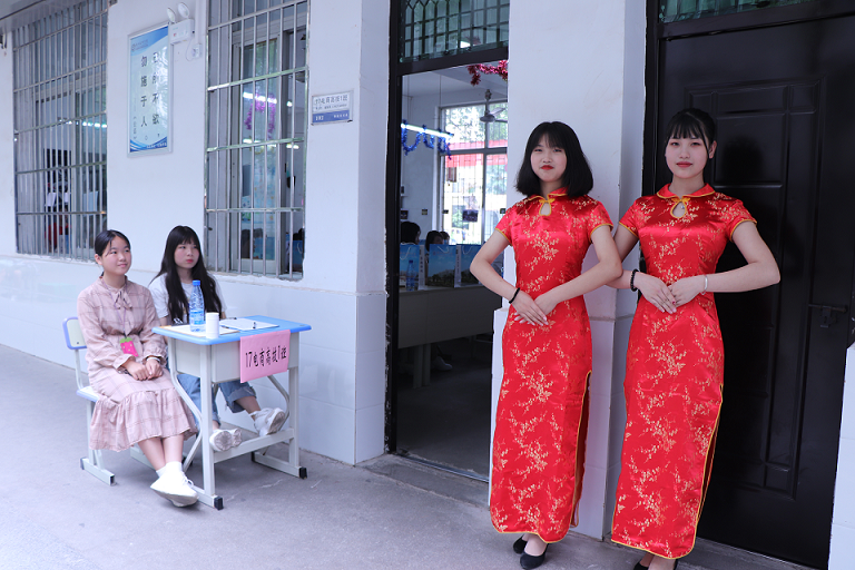 現(xiàn)代物流系“攜手并進(jìn),共贏未來(lái)”主題家長(zhǎng)會(huì)召開
